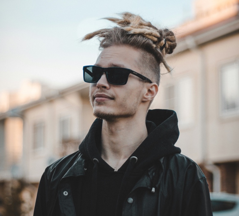 17 Dread Hairstyles: Timeless Styles with Bold Expression 5 Dreadlock Bun Men