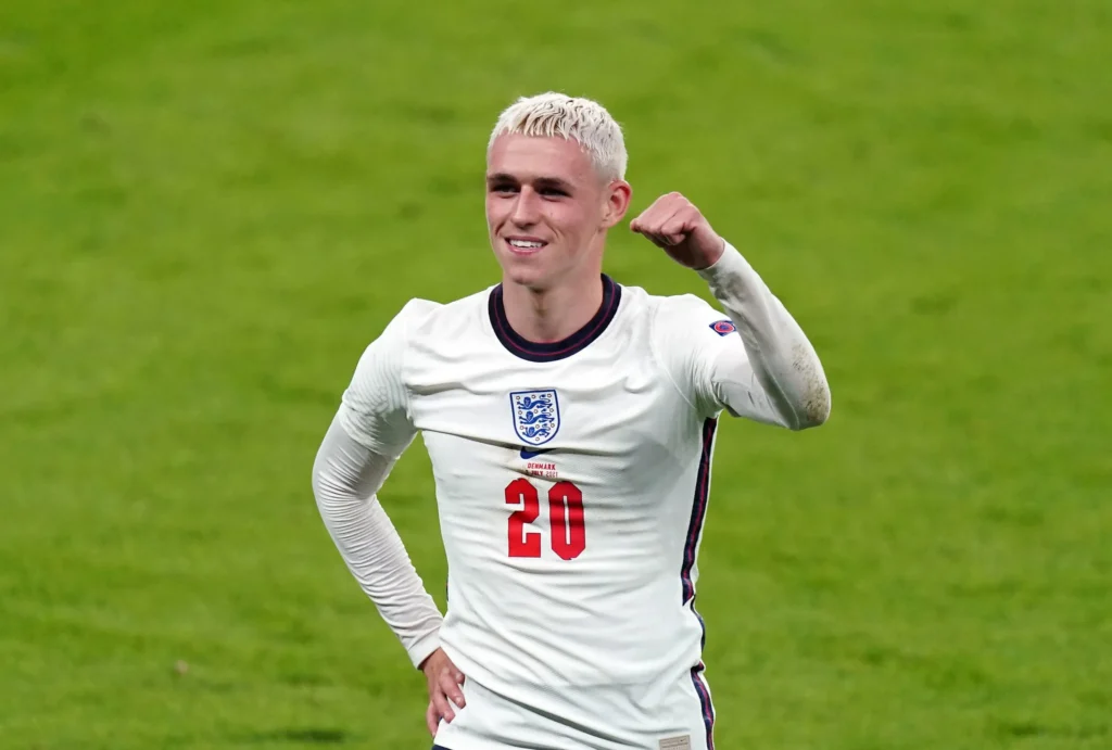 8 Unique Football Player Haircuts: Iconic Styles That Inspire On and Off the Pitch 2 SEI 86871895