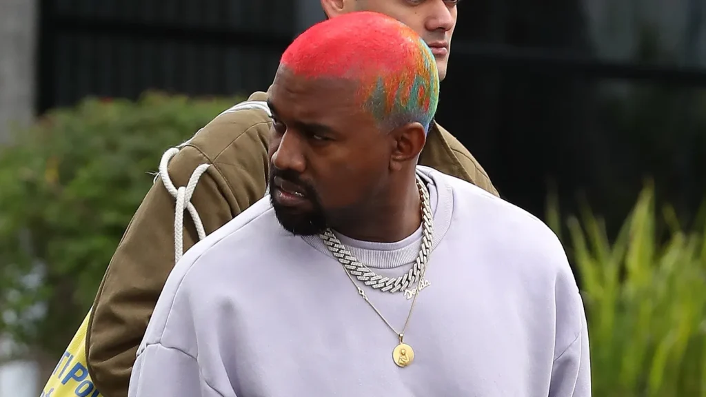 13 Bold Punk Inspired Hairstyles: Rebellious Styles with a Modern Edge 8 SPL5066306 009