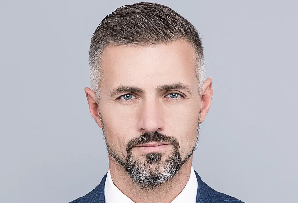 14 Goatee Looks to Elevate Your Style: The Ultimate Grooming Guide for Modern Men 7 The Extended Goatee 1