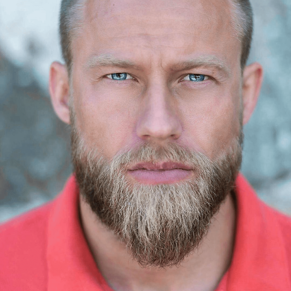 10 Ducktail Beard: How to Grow, Style and Maintain This Signature Look 2 ducktail beard 1