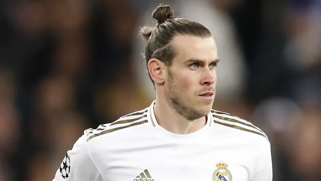 8 Unique Football Player Haircuts: Iconic Styles That Inspire On and Off the Pitch 9 f28815e855b25d0a571951f479599443f4d60330.jpg