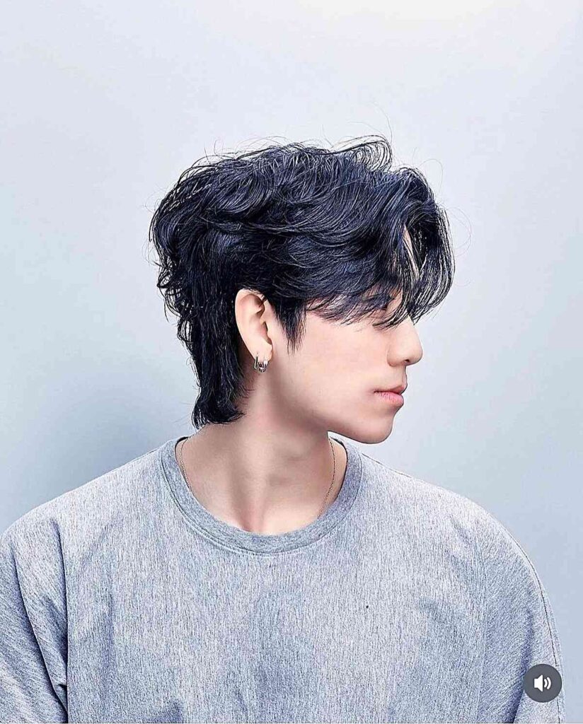 7 Wet Edgy Wolf Cuts for Asian Men: A Sharp Fusion of Style and Identit 2 kpop inspired short textured wolf cut for men