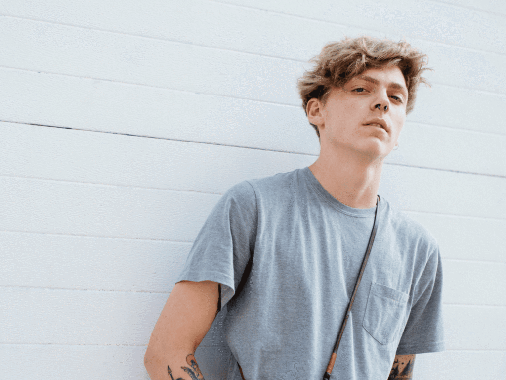 20 Trendy Korean Hairstyles for Men: The Ultimate Style Guide 20 texturedhaircutsmen be881859e8264ed9ac8f7d5a053e8c56