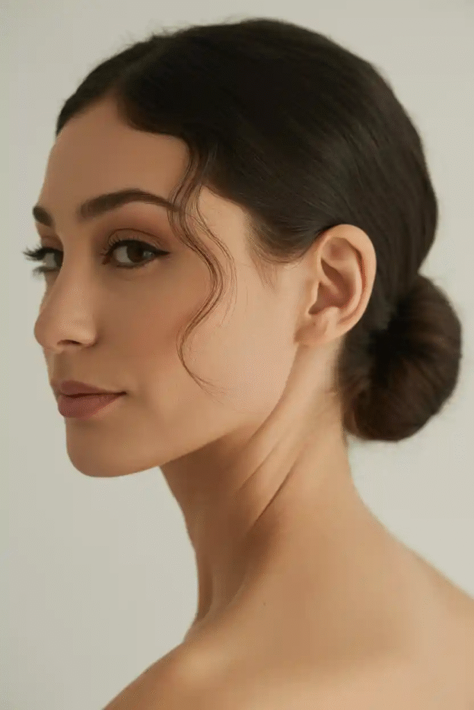 Top 14 Oval Shaped Face Hairstyles Ideas for Effortless Everyday Beauty 12 image 45