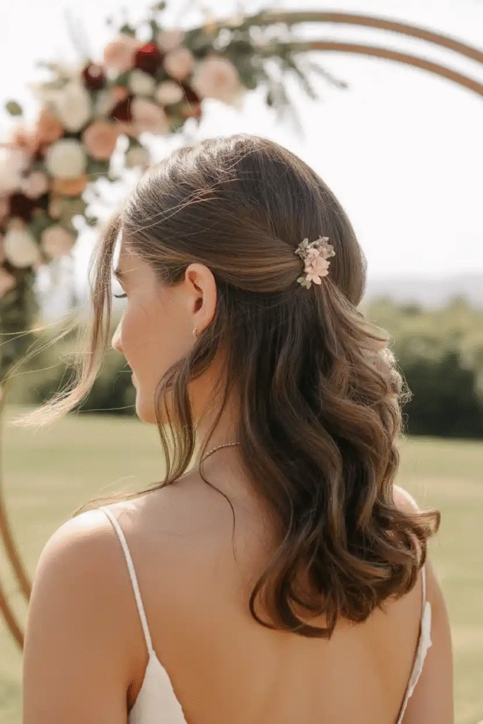 14 Hairstyles Wedding Guest Ideas for Every Dress Code and Season 6 image 7