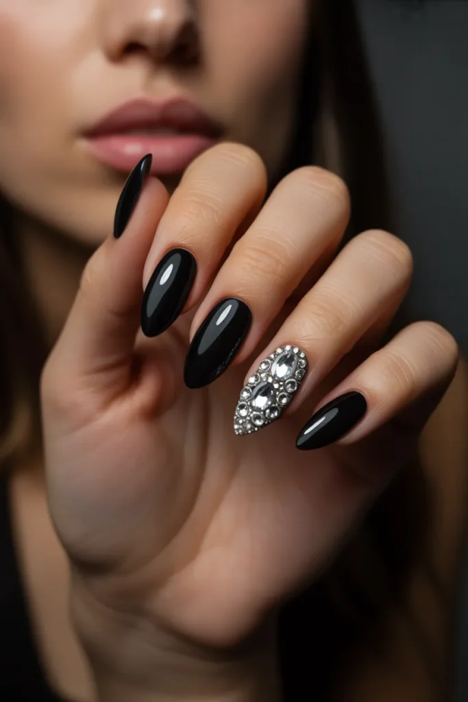 glossy black almond nails with crystal r 4o8h 83CQdiLVrI6HZnL6g iuiUtBKtS C1OtIj8Kok5g